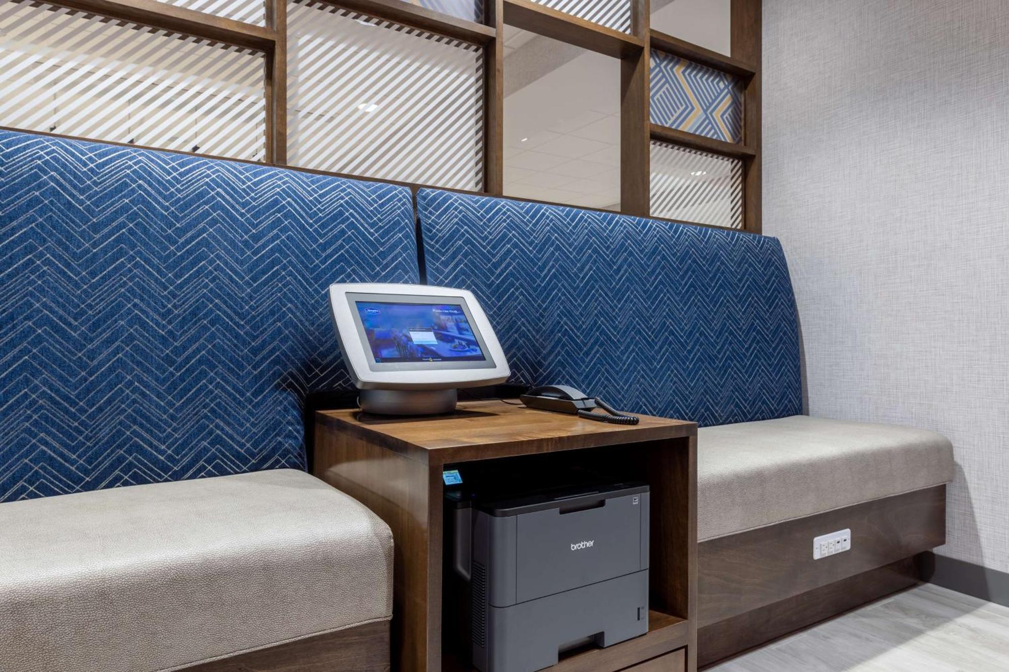 Hampton Inn Kansas City Southeast, Mo 外观 照片